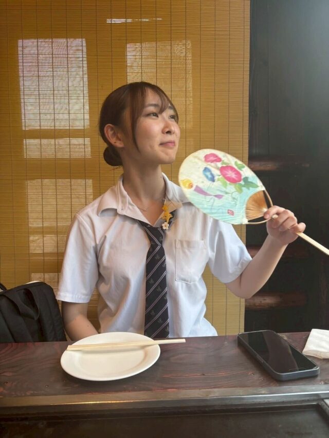 今回はNC のえまについて紹介します！

Q 最近の趣味を教えてください！
A　YouTubeや映画見てインドア楽しんでます〜

Q  好きな県は？
A　沖縄県🌺

Q 好きな教科は？
A　理科..?

Q 休日の過ごし方は？
A　バイトか友達とお出かけ！

Q のどぐろの良い所は？
A　色んな人がいて面白いのとイベント沢山あって楽しい！

Q 最後に一言
A　みんなが楽しいと思えるように一生懸命頑張ります🙌🏻