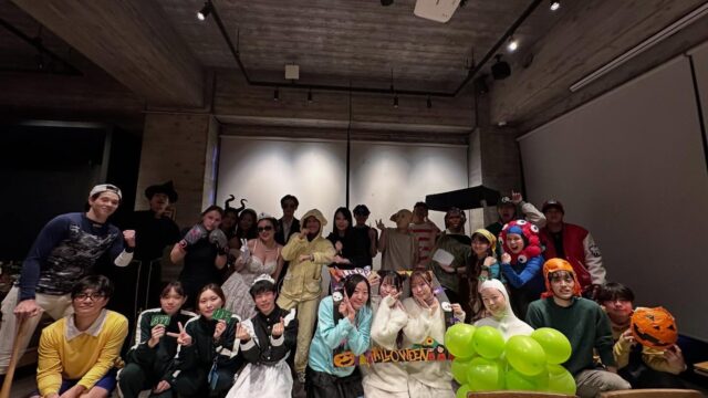 10月31日
ノドグロハロウィンパーティー🎃を開催しました！
気合いの入った仮装が沢山見られて最高に盛り上がりました❤️‍🔥
来年はどんな仮装が見られるか今から楽しみです👍

次は12月19日クリスマスパーティー🎅です！
乞うご期待🫡

作成者:はると

 #学生寮  #ノードグロース湘南台 
 #ハロウィン  #仮装  #イベント